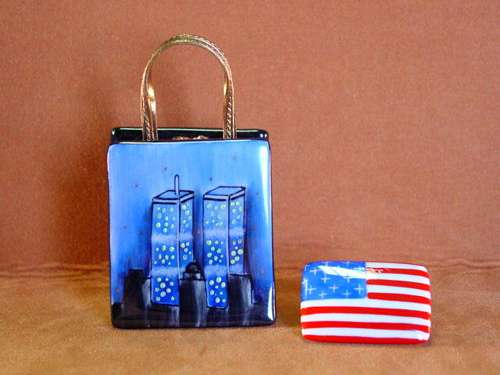 TWIN TOWERS PURSE W/FLAG